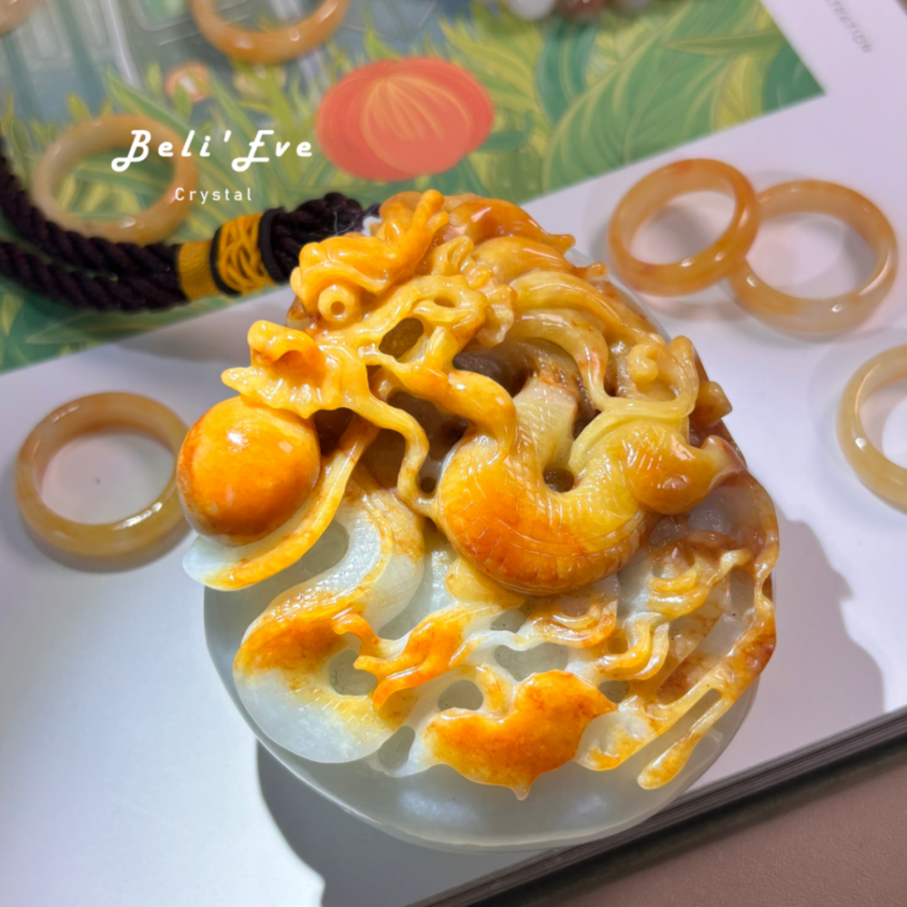『天然黃翡』祥龍搶珠 A貨翡翠 帶綠 祥龍搶珠 招財 三合生肖 手把件