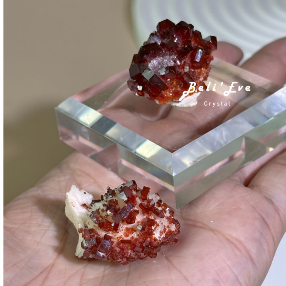 『照亮混沌』釩鉛礦Vanadinite 精品礦物標本