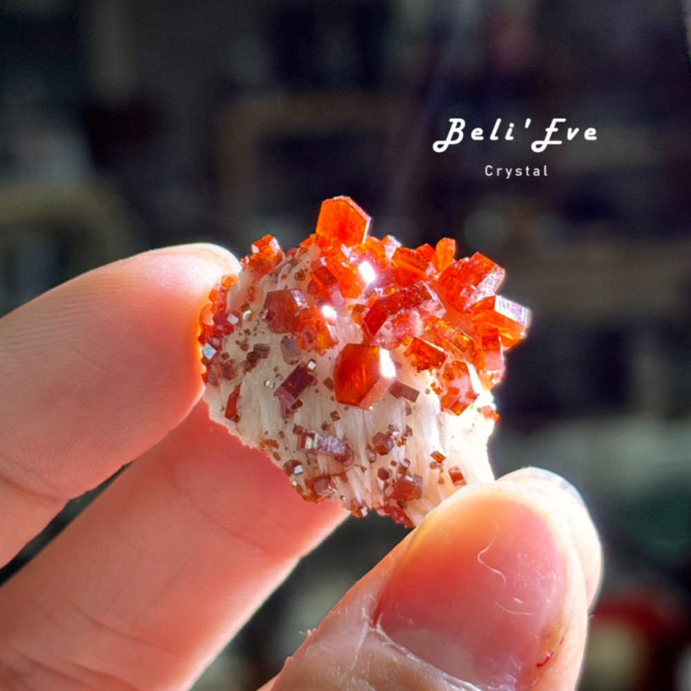 『照亮混沌』釩鉛礦Vanadinite 精品礦物標本