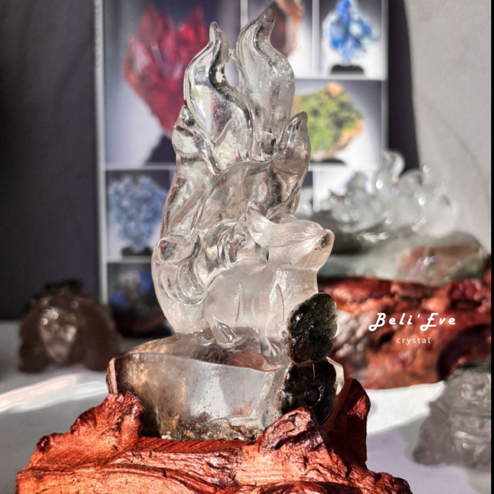 『堅忍不拔』梅花綠幽靈九尾狐+底座 超好生意 人緣好運 俏色雕刻