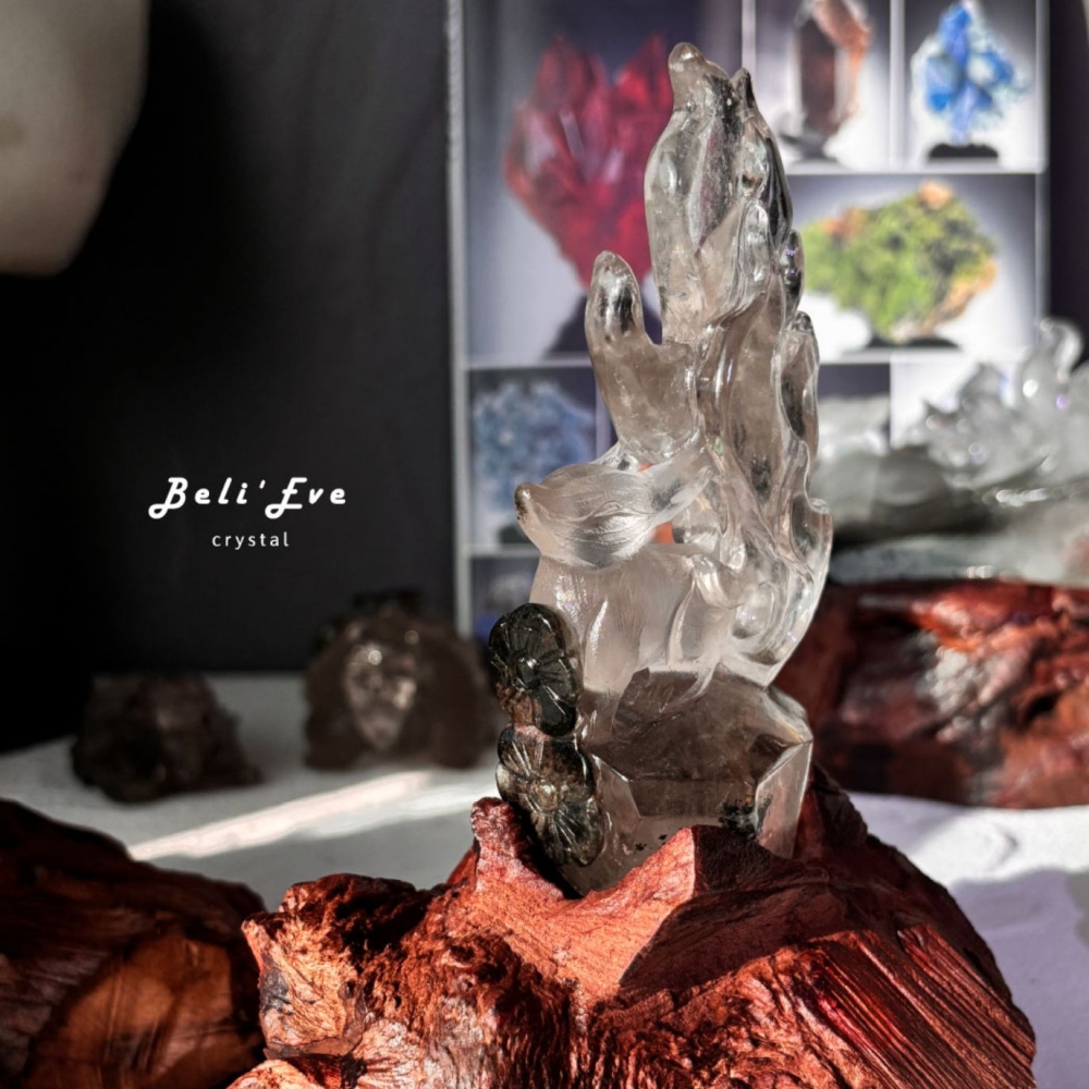 『堅忍不拔』梅花綠幽靈九尾狐+底座 超好生意 人緣好運 俏色雕刻