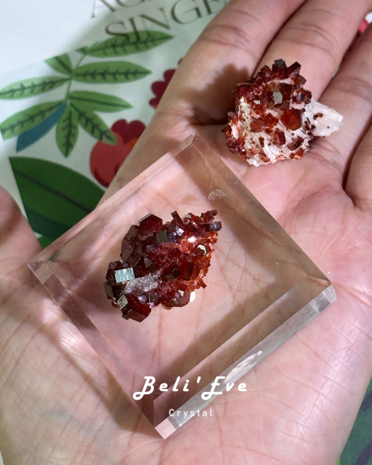 『照亮混沌』釩鉛礦Vanadinite 精品礦物標本