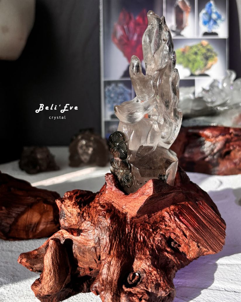 『堅忍不拔』梅花綠幽靈九尾狐+底座 超好生意 人緣好運 俏色雕刻