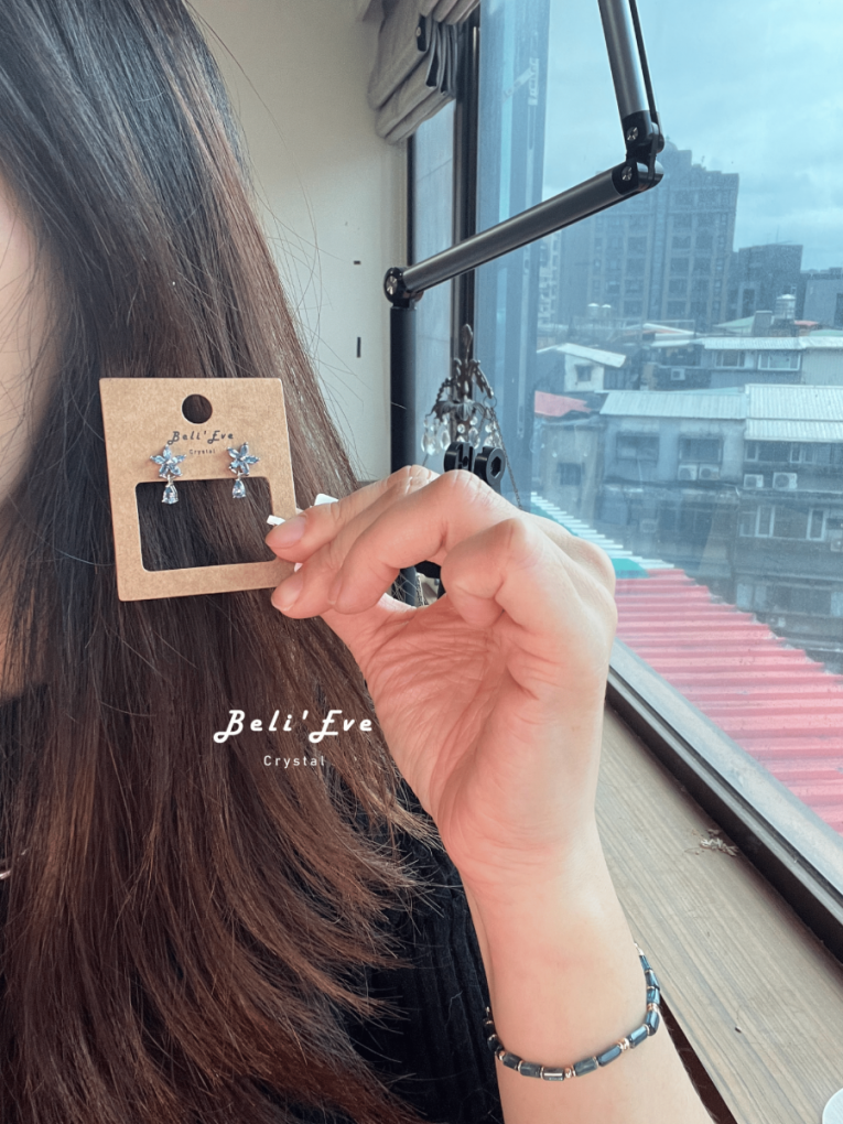 『寶石鑲嵌』 坦桑石耳環 花花造型 純銀鑲嵌丹泉石 耳環