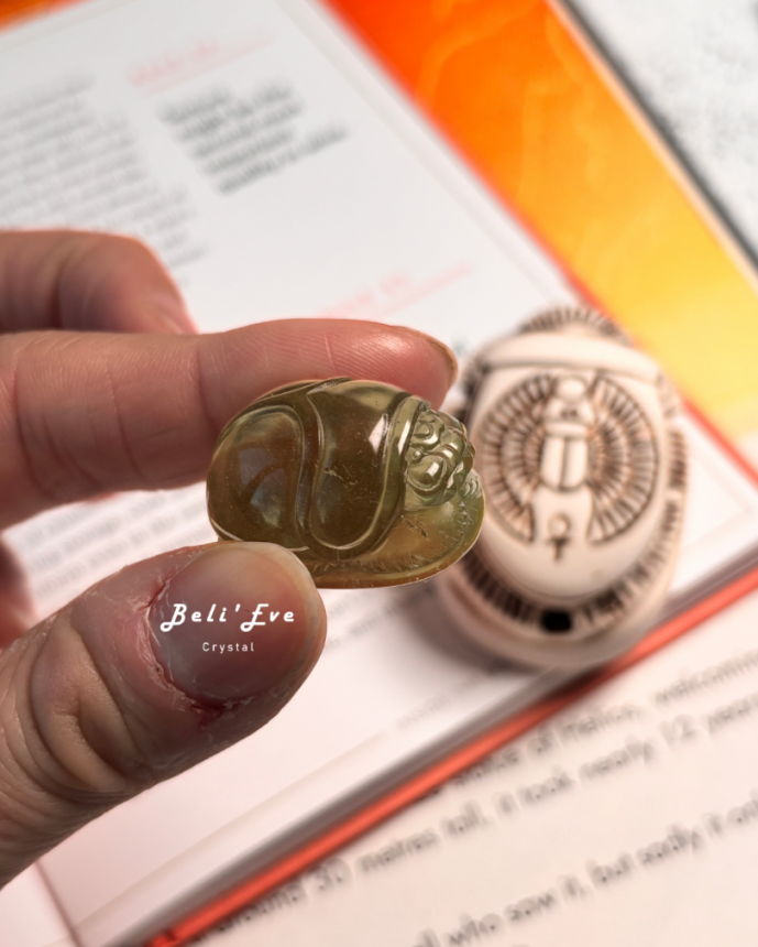 『人工雕刻』利比亞隕石聖甲蟲 豐盛富足 招財 太陽神經叢 沙漠隕石 星光效應超強 黃金寶石